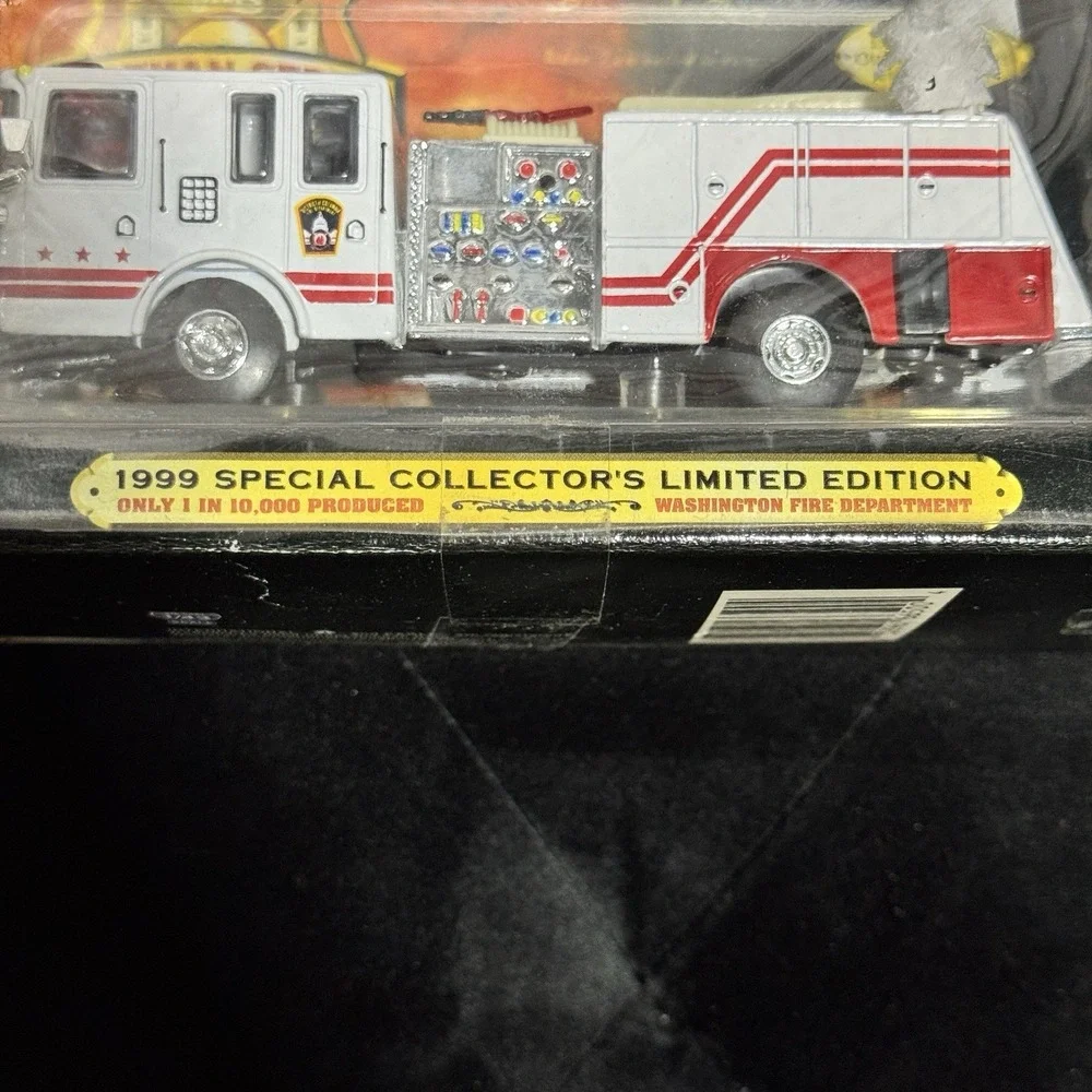 1999 Road Champs Special Collector's Limited Edition diecast fire truck
